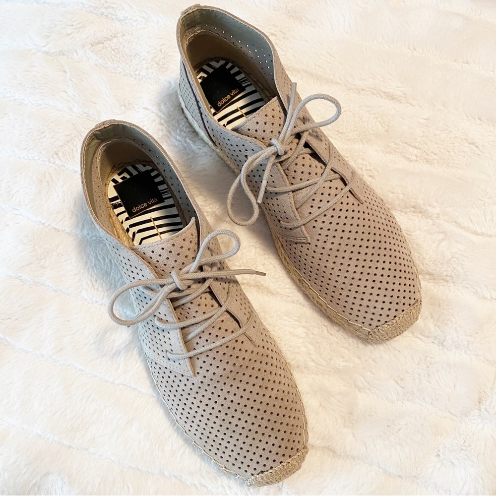 dolce vita | trilby chukka in perforated suede